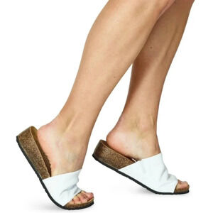 Bos & Co Women's Lux in White size 6 37 Slip On Footbed Comfy Leather